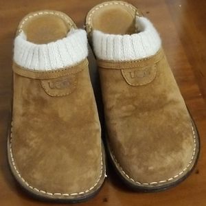 Ladies UGG Clogs